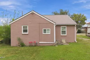 305 N Charles St, La Grange, NC 28551 - Photo 7