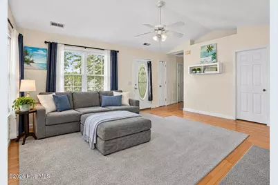 121 NE 6th Street, Oak Island, NC 28465 - Photo 5