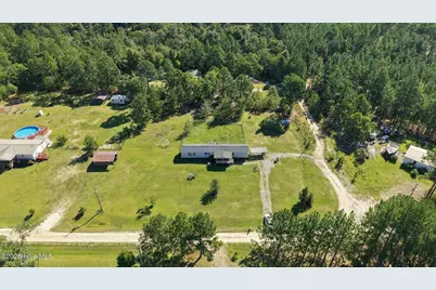 135 Meadow Lane, Hamlet, NC 28345 - Photo 5
