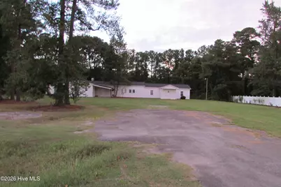 2347 W Wards Bridge Road, Warsaw, NC 28398 - Photo 3