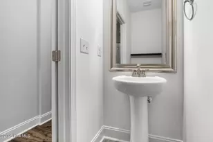 906 Courthouse Xing, Jacksonville, NC 28546 - Photo 17