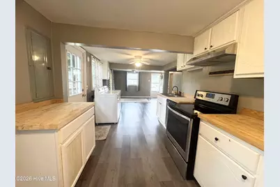 204 Pinewood Avenue, Elizabeth City, NC 27909 - Photo 3