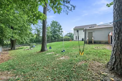 304 Pebble Lane, Jacksonville, NC 28546 - Photo 25