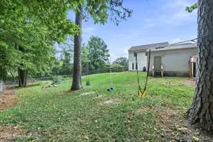304 Pebble Ln, Jacksonville, NC 28546 - Photo 25