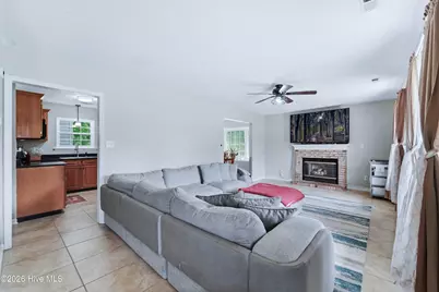 304 Pebble Lane, Jacksonville, NC 28546 - Photo 5