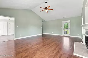 205 Bonney Ln, Fayetteville, NC 28306 - Photo 19