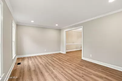 2214 Somerset Drive N, Wilson, NC 27893 - Photo 9