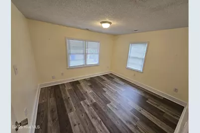 511 S Shore Drive, Jacksonville, NC 28540 - Photo 9