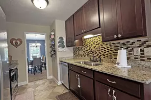 709 Longview Dr, Fayetteville, NC 28311 - Photo 9