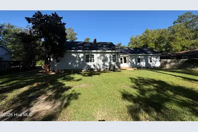 303 Dallas Avenue, Lake Waccamaw, NC 28450 - Photo 27