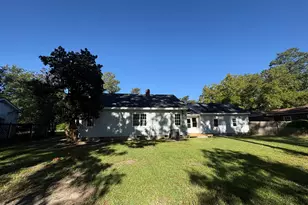 303 Dallas Ave, Lake Waccamaw, NC 28450 - Photo 27