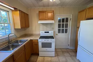 303 Dallas Ave, Lake Waccamaw, NC 28450 - Photo 9