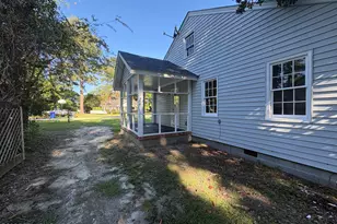 303 Dallas Ave, Lake Waccamaw, NC 28450 - Photo 33
