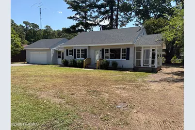 303 Dallas Avenue, Lake Waccamaw, NC 28450 - Photo 3