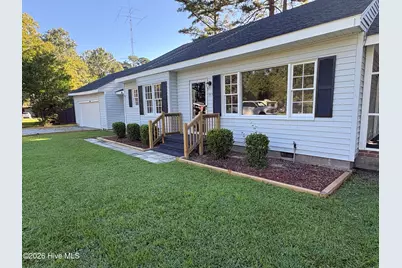 303 Dallas Avenue, Lake Waccamaw, NC 28450 - Photo 37