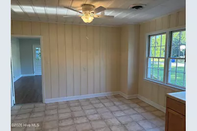 303 Dallas Avenue, Lake Waccamaw, NC 28450 - Photo 7