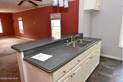 114 S Gillespie Street, Elizabethtown, NC 28337 - Photo 5