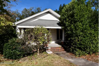 114 S Gillespie Street, Elizabethtown, NC 28337 - Photo 1