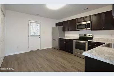 892 W Pueblo Drive, Jacksonville, NC 28546 - Photo 7