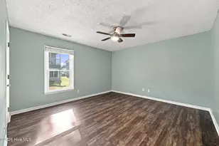 122 W Victoria Ct, Greenville, NC 27834 - Photo 11