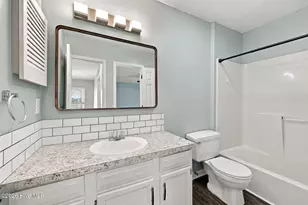 122 W Victoria Ct, Greenville, NC 27834 - Photo 9