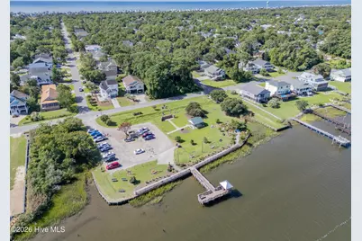 136 NE 12th Street, Oak Island, NC 28465 - Photo 3