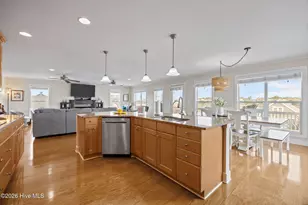 910 Canal Dr, Carolina Beach, NC 28428 - Photo 7