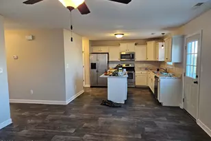 211 Breakwater Dr, Sneads Ferry, NC 28460 - Photo 9