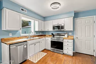 203 Trolley Ct, New Bern, NC 28560 - Photo 3