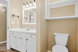 109 E Walnut St, Bladenboro, NC 28320 - Photo 25