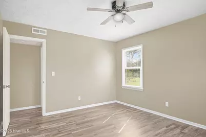 109 E Walnut Street, Bladenboro, NC 28320 - Photo 23