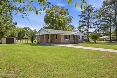 109 E Walnut Street, Bladenboro, NC 28320 - Photo 3