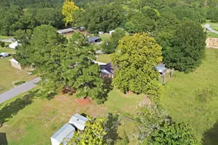 109 E Walnut St, Bladenboro, NC 28320 - Photo 45
