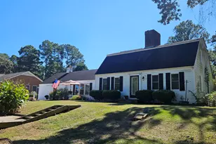 206 Woodland Dr, Clinton, NC 28328 - Photo 1