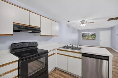 522 S Kerr Avenue #Apt 42, Wilmington, NC 28403 - Photo 13