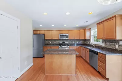 116 Hills Lorough Loop, Jacksonville, NC 28546 - Photo 5