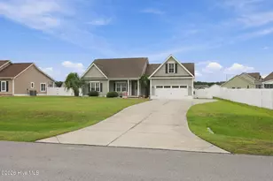 203 Coldwater Dr, Swansboro, NC 28584 - Photo 5