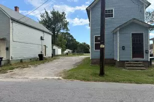 505 Roanoke Ave, Elizabeth City, NC 27909 - Photo 3