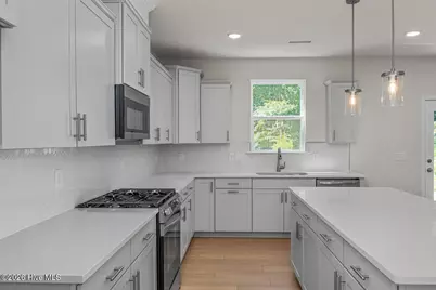 559 Whinfield Place, Aberdeen, NC 28315 - Photo 3