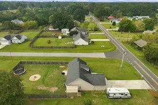 393 Haw Branch Rd, Richlands, NC 28574 - Photo 23
