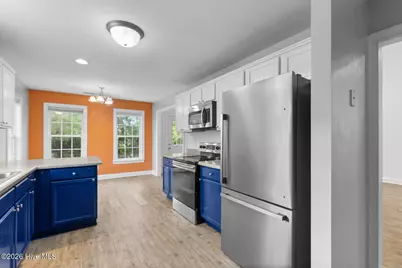 906 Savannah Drive, Jacksonville, NC 28546 - Photo 7