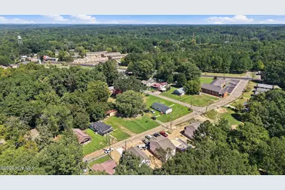 215 E Moore Street, Robbins, NC 27325 - Photo 29