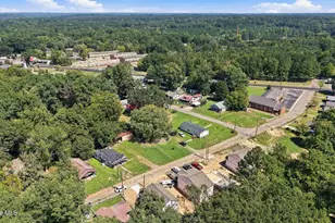 215 E Moore St, Robbins, NC 27325 - Photo 29