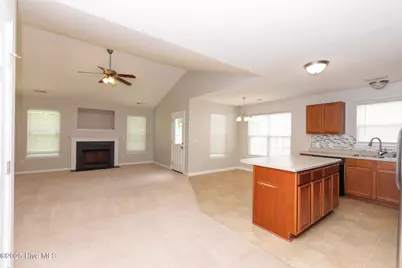 606 Mattocks Avenue, Maysville, NC 28555 - Photo 7