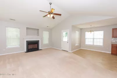 606 Mattocks Avenue, Maysville, NC 28555 - Photo 9
