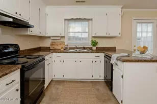 1111 Grovemont Dr, Greenville, NC 27834 - Photo 5