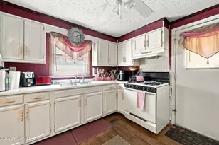 409 E Railroad St, Robersonville, NC 27871 - Photo 9