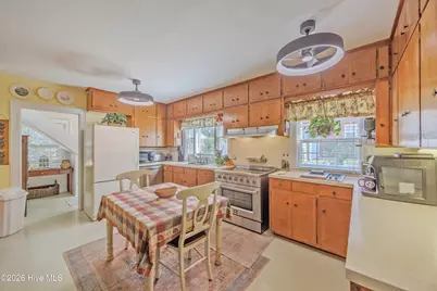 413 E Main Street, Wallace, NC 28466 - Photo 17