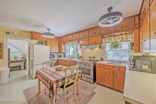413 E Main St, Wallace, NC 28466 - Photo 17