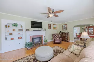 413 E Main St, Wallace, NC 28466 - Photo 9
